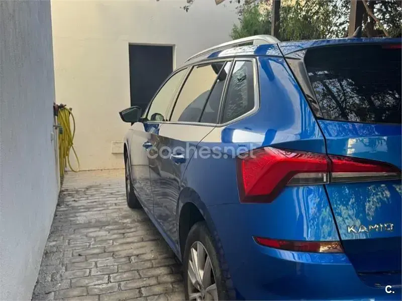 Usado Skoda Kamiq Ambition 95 CV (69 kW) 2020 Azul SUV