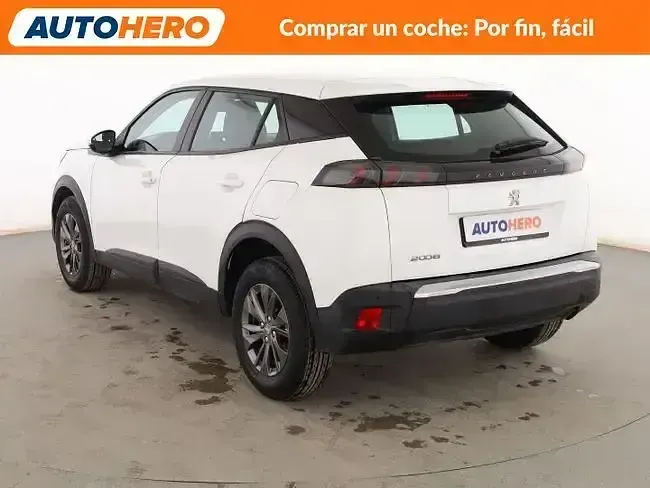 Usado Peugeot 2008 Active 100 CV (73 kW) 2021 Blanco SUV