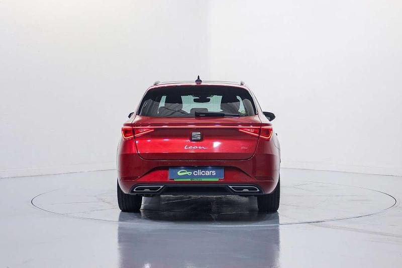 Usado Seat Leon ST FR 150 CV (110 kW) 2021 Rojo Familiar