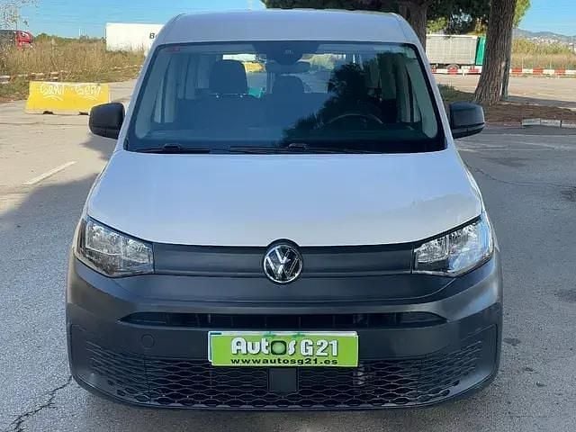 Begagnad VW Caddy 102 HK (75 kW) 2021 Vit Minibuss