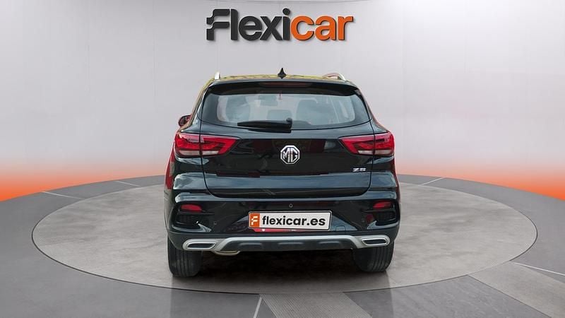 Usado MG ZS Comfort 111 CV (81 kW) 2022 Verde SUV