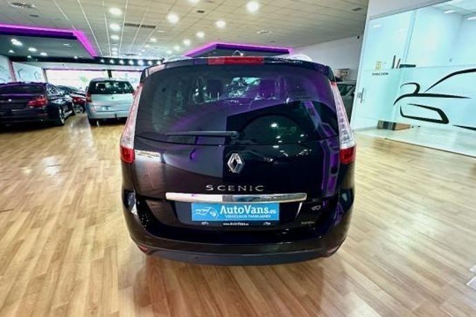 Usado Renault Scénic III Dynamique 131 CV (96 kW) 2013 Monovolumen