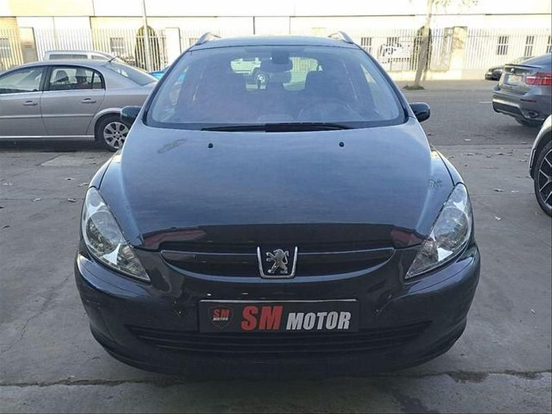 Usado Peugeot 307 110 CV (80 kW) 2005 Negro Familiar