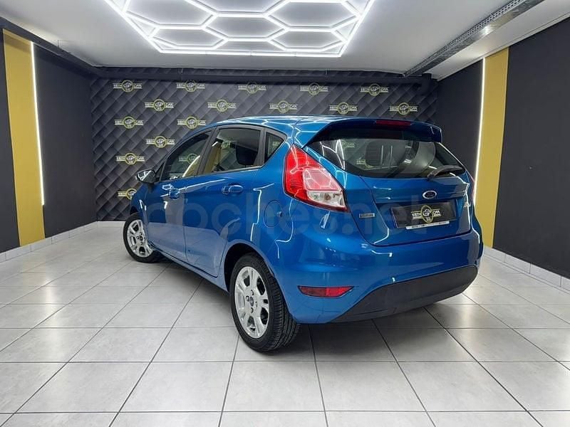 Usado Ford Fiesta Titanium 100 HP (73 kW) 2013 Azul Citadino