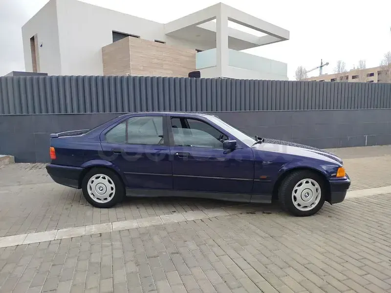 Usado BMW 316 102 CV (75 kW) 1995 Azul Berlina