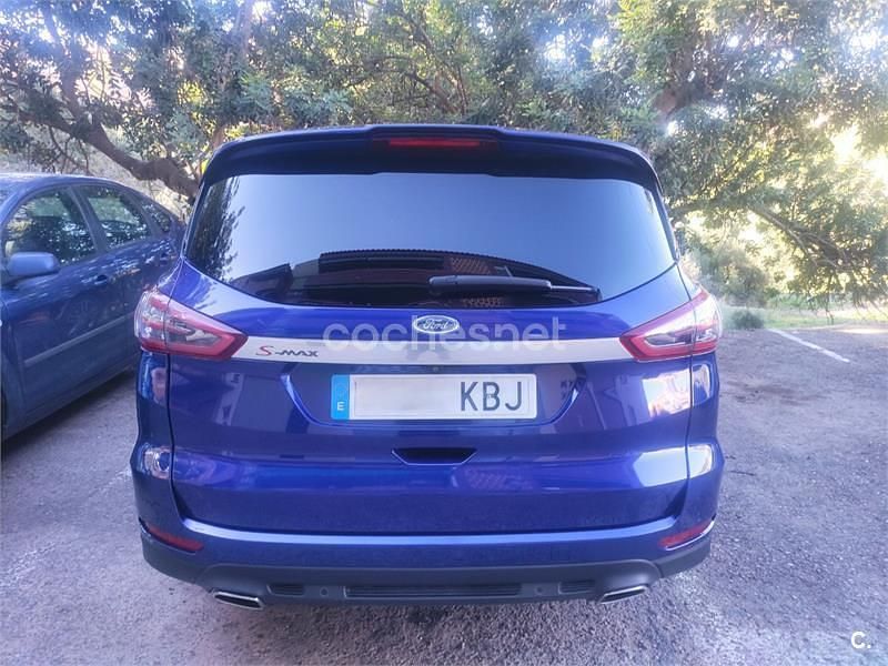 Usado Ford S-MAX Titanium 210 CV (154 kW) 2017 Azul Monovolumen