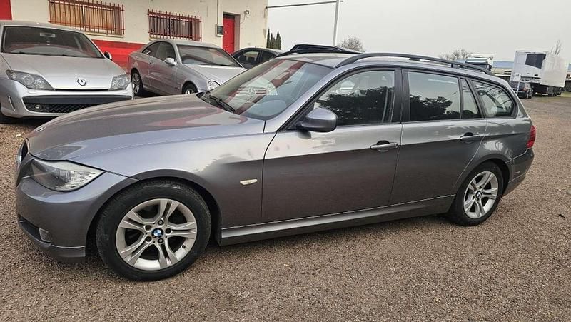 Usado BMW 318 143 CV (105 kW) 2009 Gris Familiar