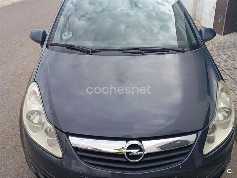Gris / plata Usado 2010 Opel Corsa Berlina | 2600 € (Buen precio) - Imagen 1/2