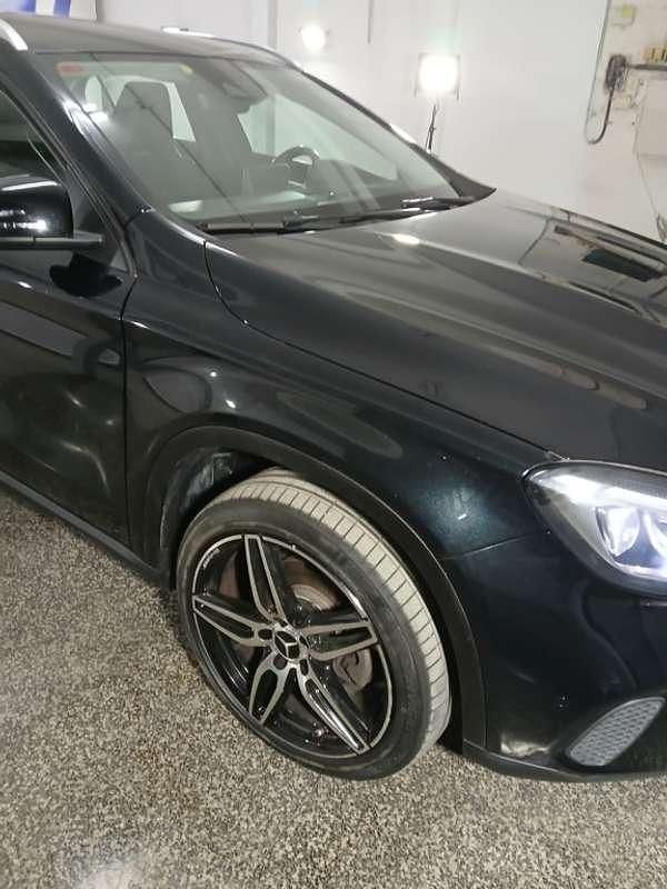 Usado Mercedes 170 170 CV (125 kW) 2019 Negro SUV