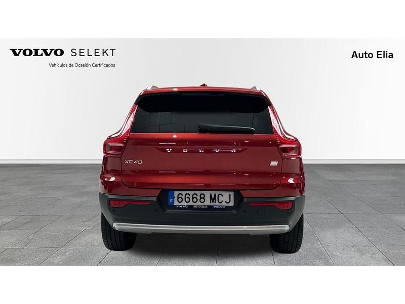 Usado Volvo XC40 Core 211 CV (155 kW) 2022 Rojo SUV