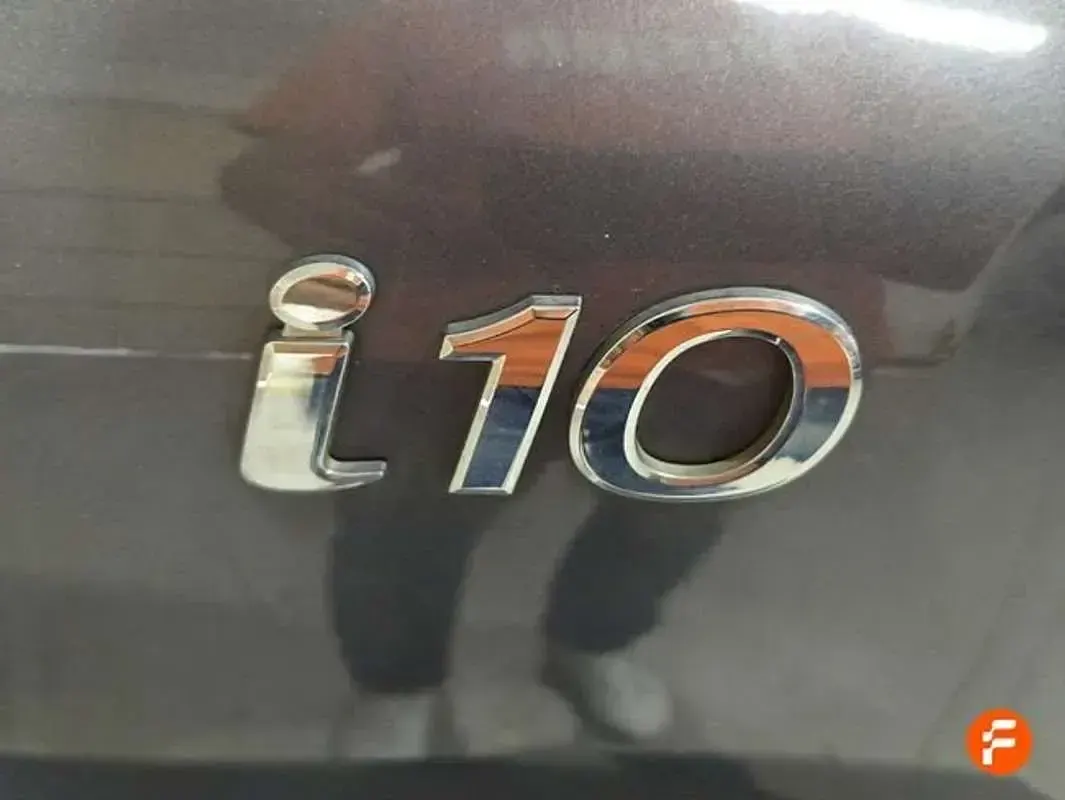 Usado Hyundai i10 GO! 67 CV (49 kW) 2016 Gris Utilitario