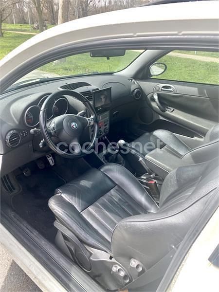 Usado Alfa Romeo 147 Progression 140 CV (102 kW) 2003 Blanco Utilitario