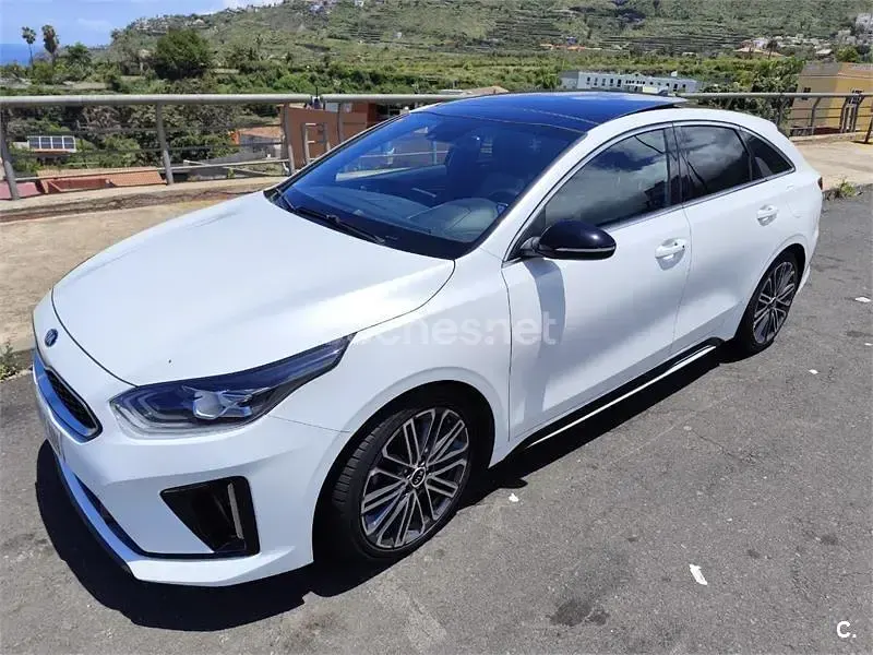 Usado Kia ProCeed GT-Line 140 CV (102 kW) 2021 Blanco Familiar