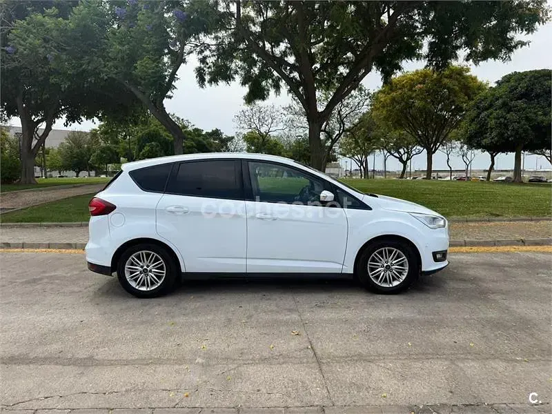 Usado Ford C-MAX Trend 120 CV (88 kW) 2016 Blanco Monovolumen