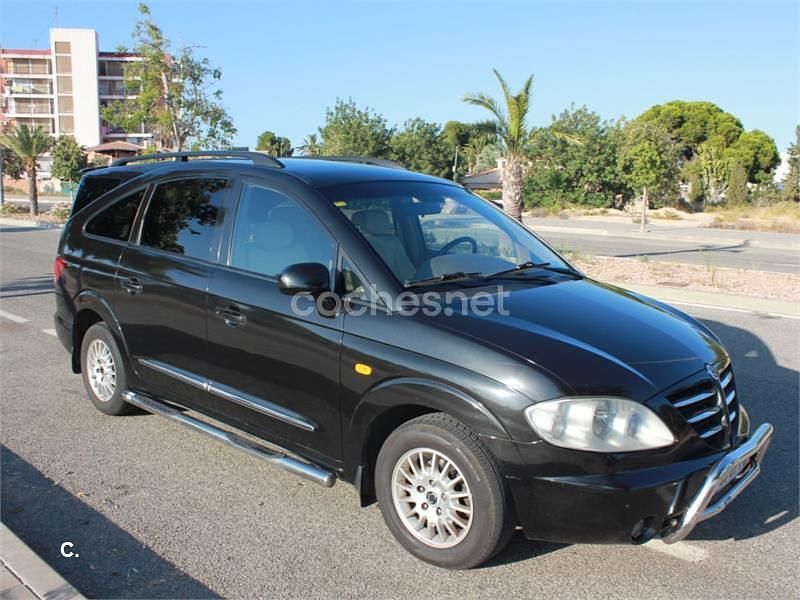 Usado Ssangyong (KGM) Rodius 165 CV (121 kW) 2006 Negro Monovolumen