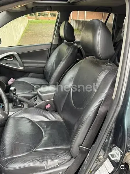Usado Toyota RAV4 Premium 177 CV (130 kW) 2007 Negro SUV