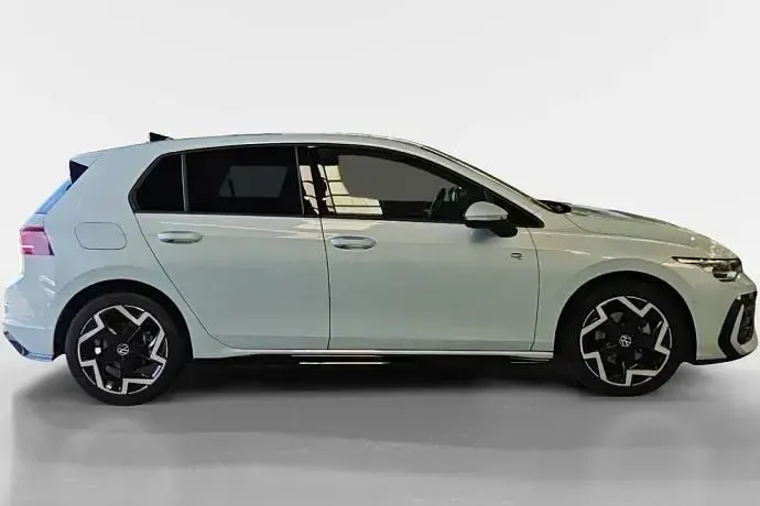 Usado VW Golf VIII R-line 150 CV (110 kW) 2025 Berlina