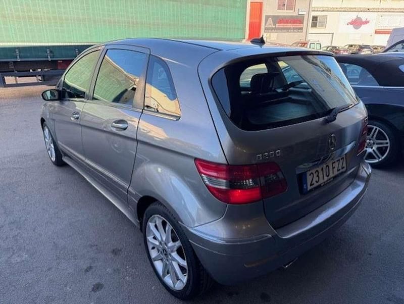 Usado Mercedes B200 140 CV (102 kW) 2008 Beige Monovolumen