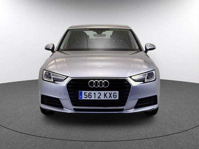 Usado Audi A4 Advanced Plus 150 CV (110 kW) 2019 Plateado Berlina