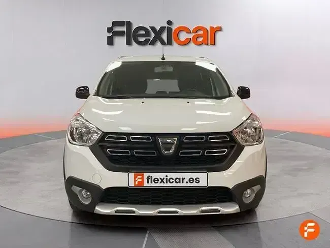Usado Dacia Lodgy Comfort 115 CV (84 kW) 2021 Blanco Monovolumen