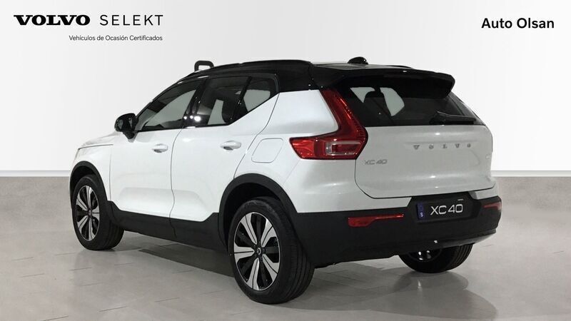 Usado Volvo XC40 Core 175 kW (238 CV) 2023 Blanco SUV