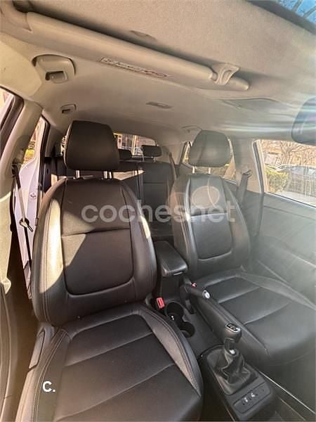 Usado Kia Stonic 100 CV (73 kW) 2019 Blanco SUV