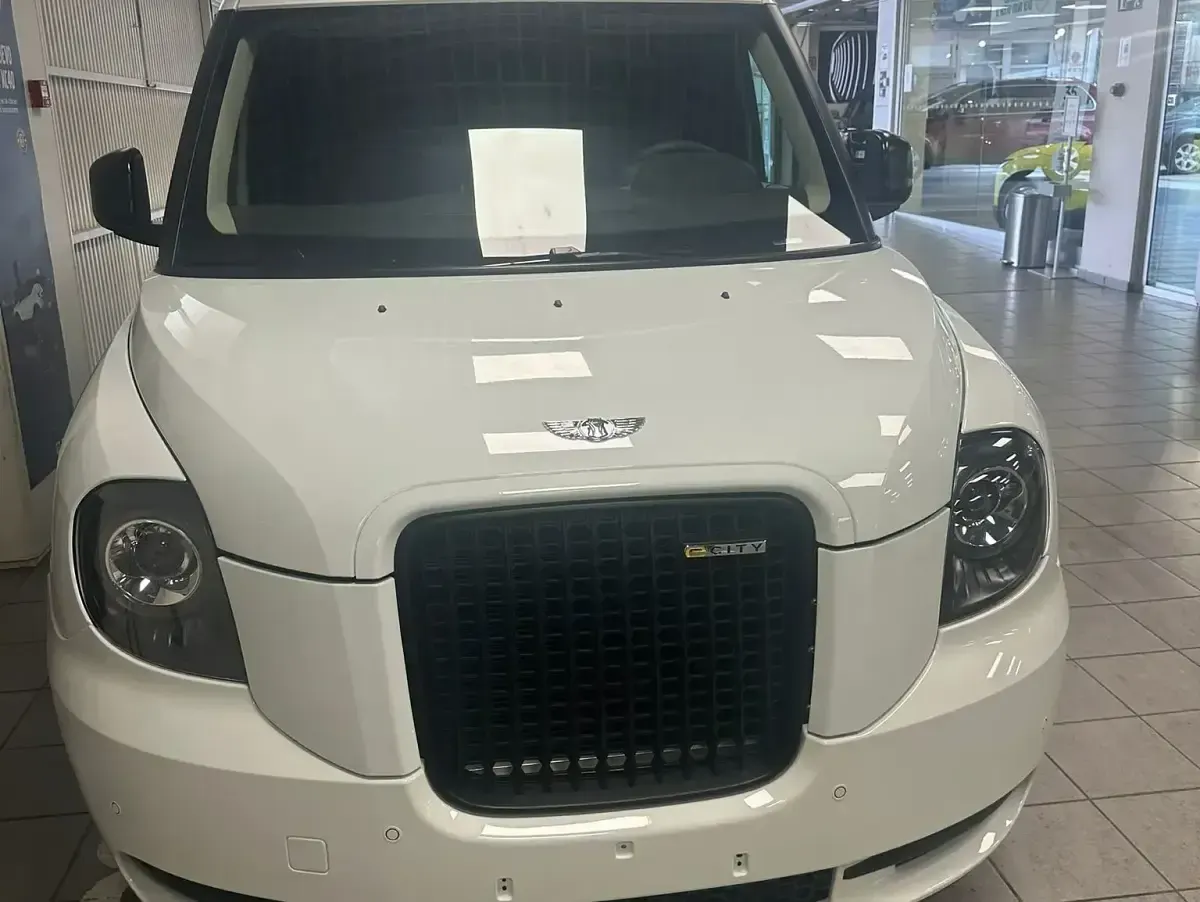 Usado LEVC VN5 Ultima 150 CV (110 kW) 2024 Monovolumen