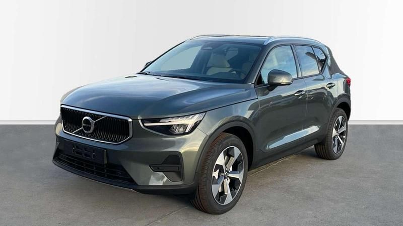 Verde Nuevo 2025 Volvo XC40 Core SUV | 39.900 € (Precio justo) - Imagen 1/4
