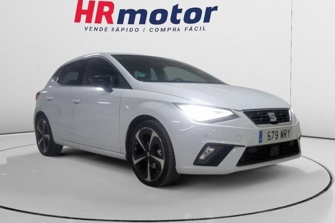 Gris Usado 2024 Seat Ibiza FR | 19.870 € (Precio justo) - Imagen 1/4