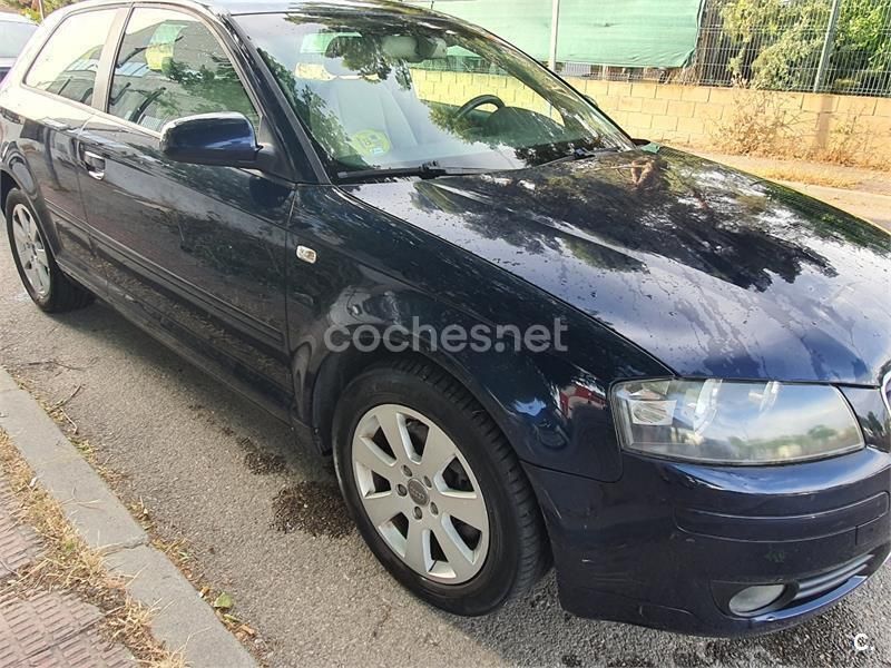 Usado Audi A3 Ambiente 140 CV (102 kW) 2005 Azul Berlina