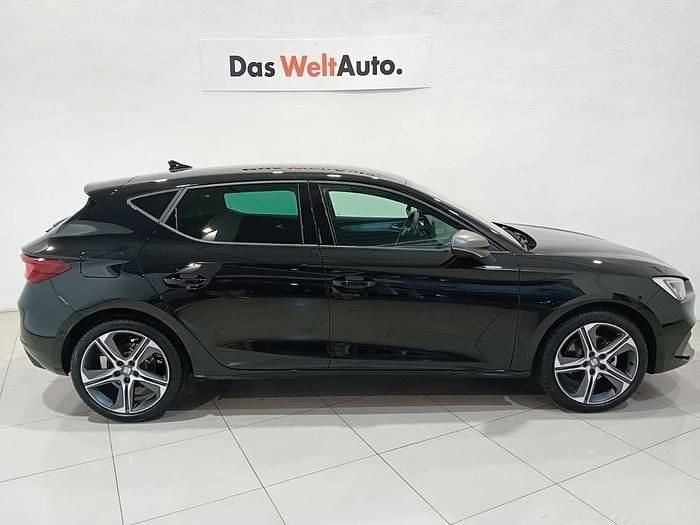 Usado Seat Leon FR 204 CV (150 kW) 2025 Negro Berlina