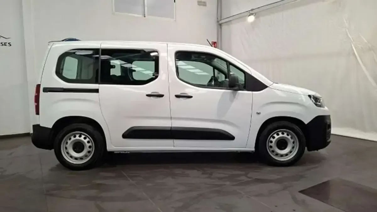 Usado Citroën e-Berlingo Live 102 CV (75 kW) 2021 Blanco Monovolumen