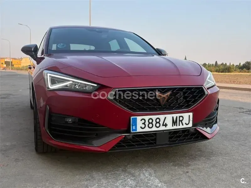 Usado Cupra Leon 150 CV (110 kW) 2024 Rojo Berlina