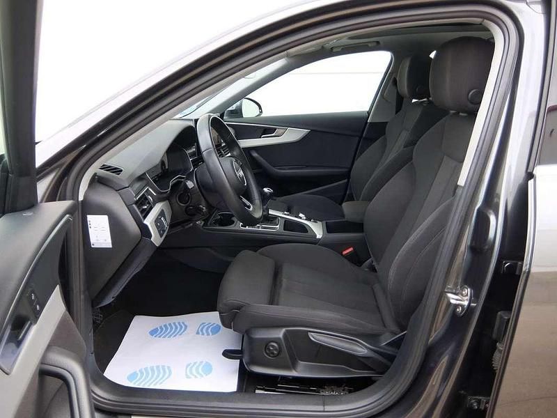 Usado Audi A4 S-Line 150 CV (110 kW) 2022 Gris Familiar