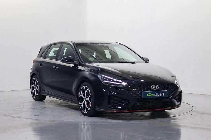 Usado Hyundai i30 250 CV (183 kW) 2023 Negro Utilitario