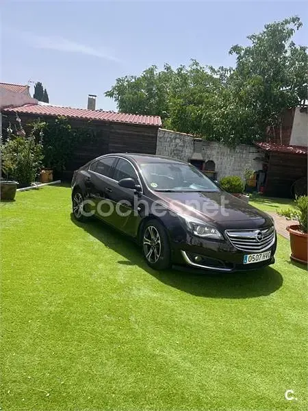 Usado Opel Insignia Excellence 140 CV (102 kW) 2013 Marrón Berlina