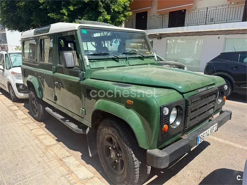Usado Land Rover Defender 122 CV (89 kW) 1999 Verde Familiar