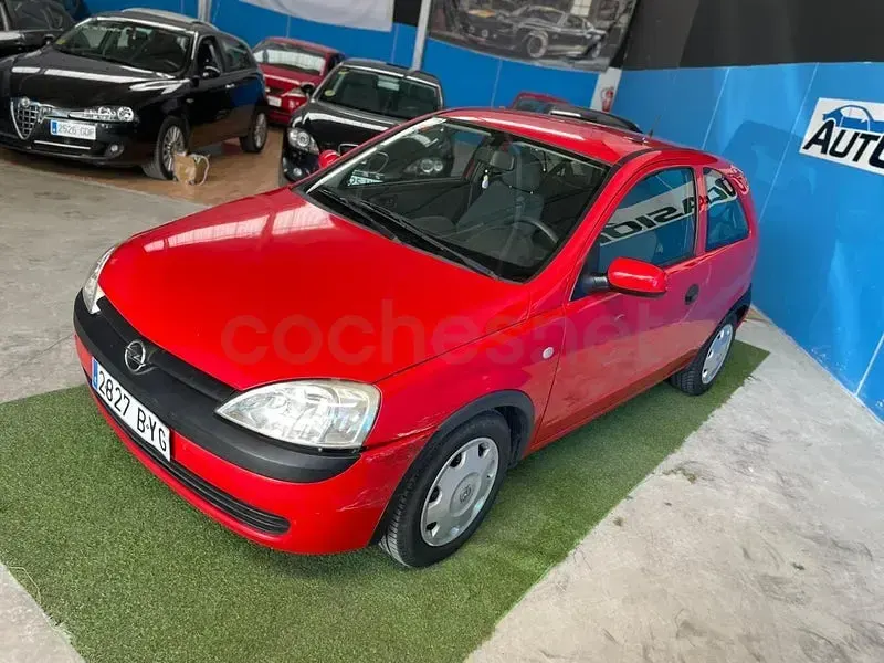 Usado Opel Corsa Enjoy 80 CV (58 kW) 2004 Rojo Utilitario