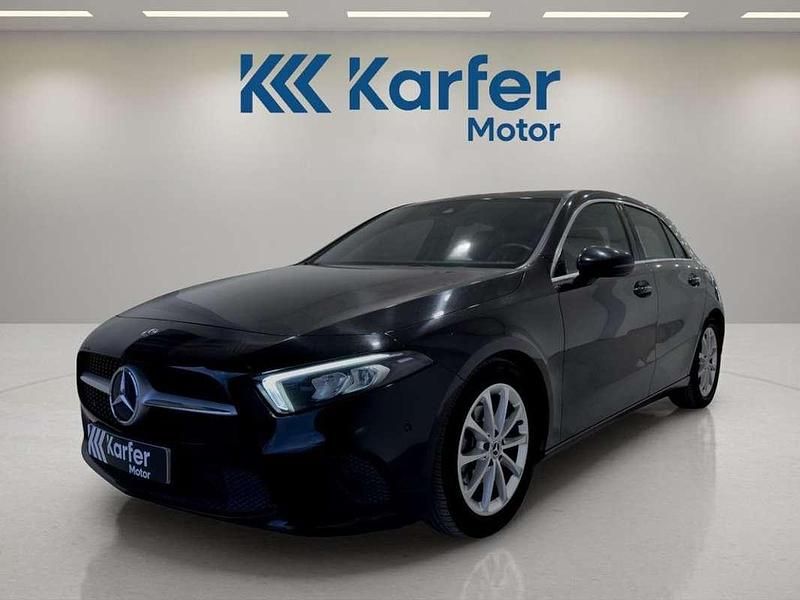 Usado Mercedes A180 116 CV (85 kW) 2019 Negro Utilitario