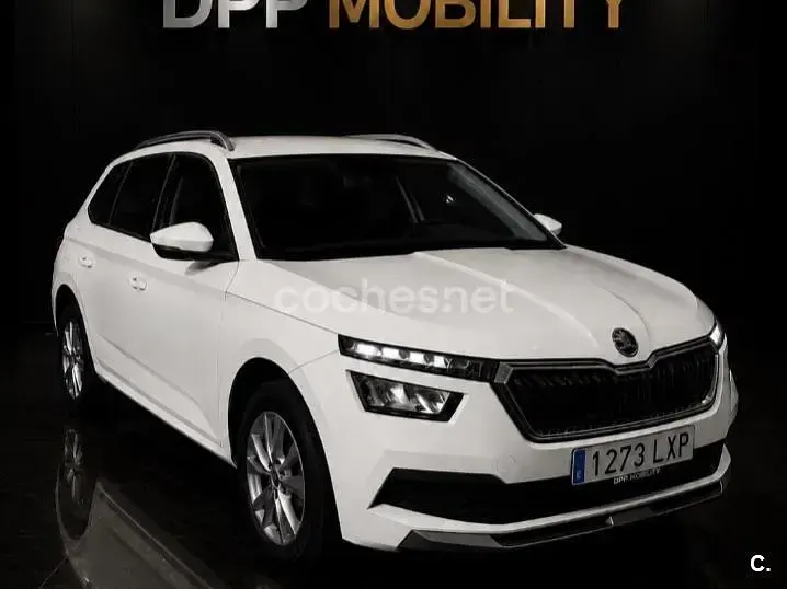 Usado Skoda Kamiq 110 CV (80 kW) 2022 Blanco SUV