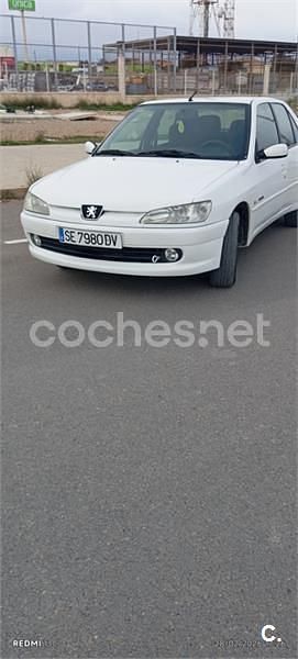 Begagnad Peugeot 306 Style 90 HK (66 kW) 2000 Vit Sedan