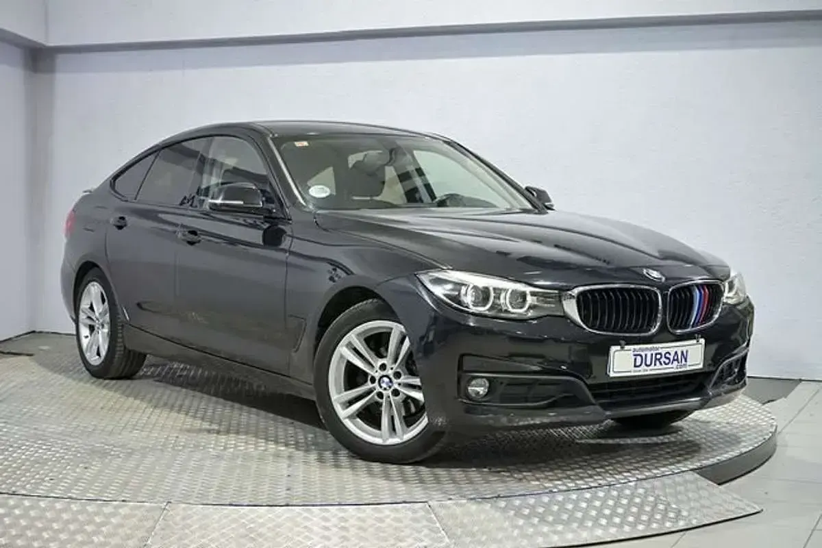 Usado BMW 318 150 CV (110 kW) 2018 Negro Berlina
