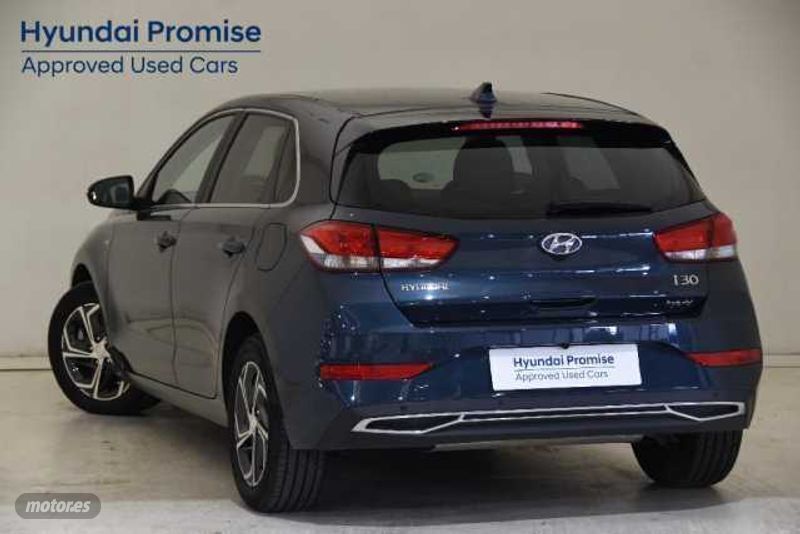 Usado Hyundai i30 120 CV (88 kW) 2023 Teal