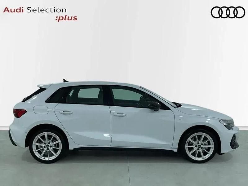 Uusi Audi A3 Ambiente 204 HP (150 kW) 2025 Valkoinen Sedan