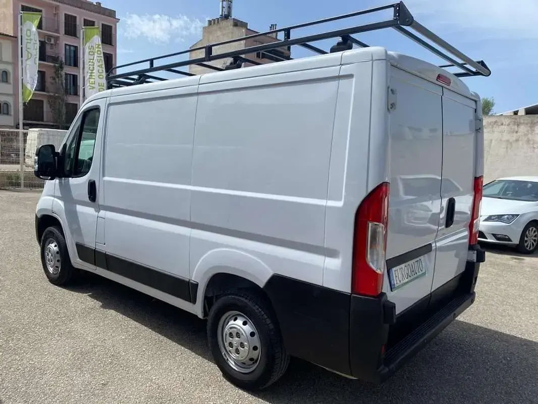 Usado Citroën Jumper 120 CV (88 kW) 2021 Blanco Monovolumen