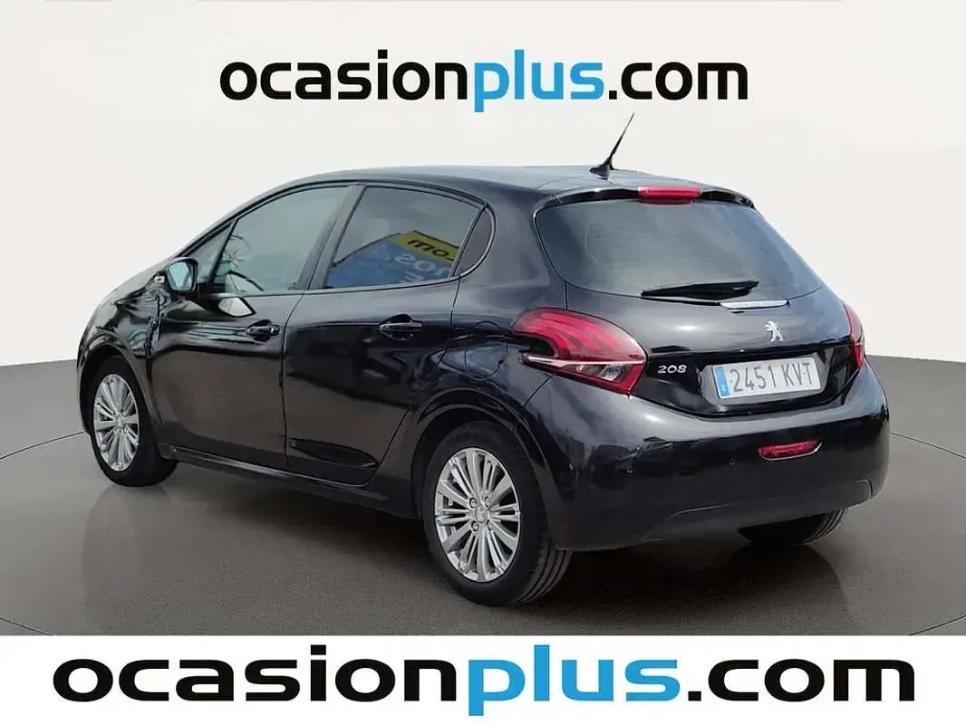 Usado Peugeot 208 Signature Sky 83 CV (61 kW) 2019 Negro Utilitario