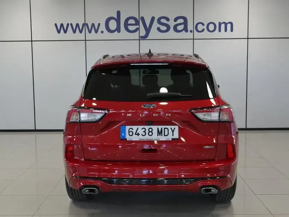 Usado Ford Kuga ST-Line 225 CV (165 kW) 2023 Rojo SUV