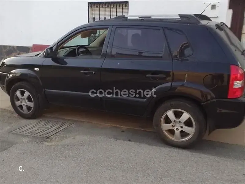 Usado Hyundai Tucson Comfort 140 CV (102 kW) 2006 Negro SUV