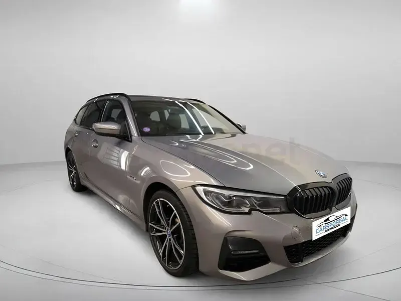 Usado BMW 330e Shadowline 292 CV (214 kW) 2022 Gris / plata Familiar