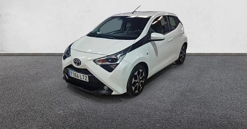 Usado 2021 Toyota Aygo X-play Utilitario | 11.390 € (Precio justo) - Imagen 1/4